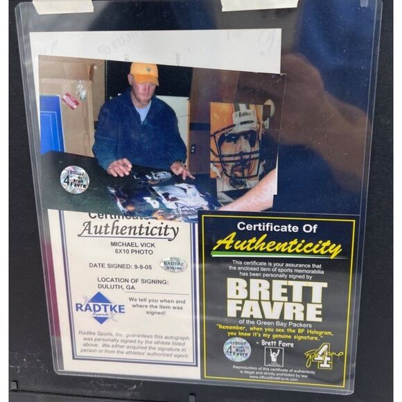 Brett Favre Michael Vick Signed Photo Autographed Packers Falcons Framed COA - Picture 6 of 7